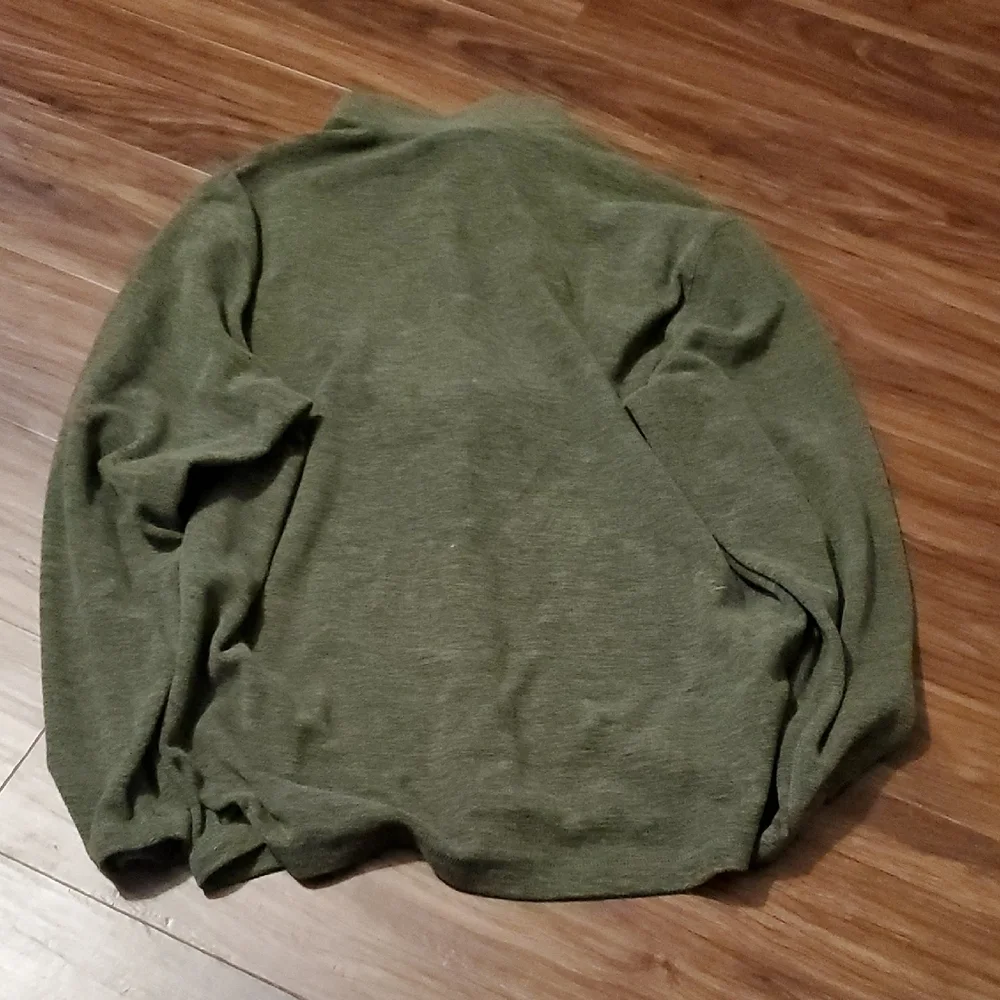 Eddie Bauer Olive Green Knit Pullover with Black Tag And Chest Pocket